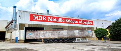 MBB a choisi une remorque modulaire automotrice 6 essieux SPMT de Cometto pour déplacer ses éléments en acier