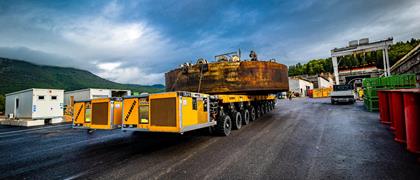 Calabrese Autogru s.r.l. from Torino was given the task to transport the larger components of the tunnel boring machine from the South entrance of the tunnel “Santa Lucia” to the new motorway section