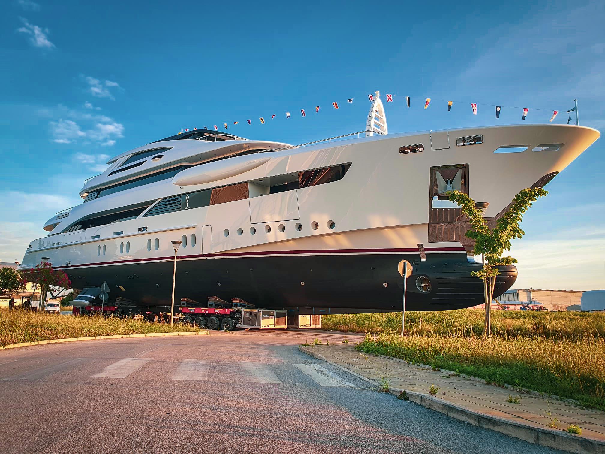 large yacht transport