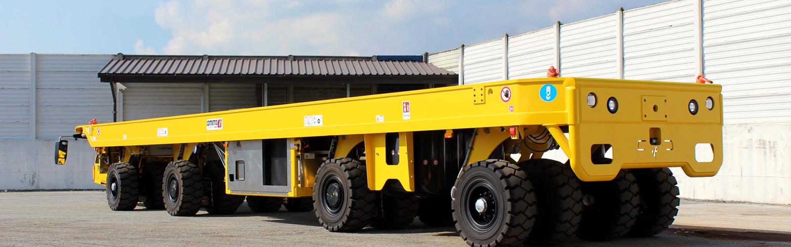 La versione a 4 assi del veicolo semovente offre una portata di 95 tonnellate.