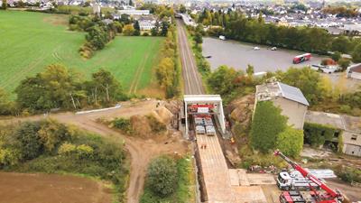 Eine Brücke schließt die Lücke