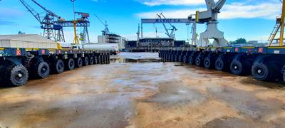 Un SPMT de Cometto camina sobre el agua