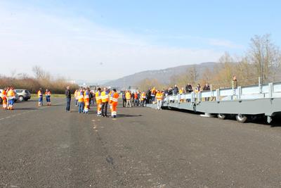 La ceremonia de puesta en marcha del puente ASTRA marcó el inicio de una nueva era en el mantenimiento de las carreteras.