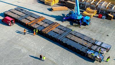 Two massive cross beams were installed on the combination comprising a total of 72 axle lines.