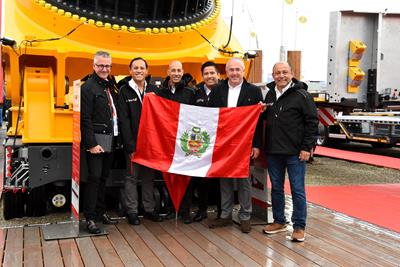 Wir gratulieren herzlichst unserem peruanischen Kunden Oretrans zu seinem neuen BladeMAX1000 - dem stärksten Bladelifter am Markt!
