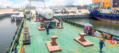 Al Faris puts 30-meters vessel on 18 Cometto SPMT axle lines