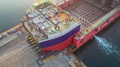 6 Blöcke, 63.781 Tonnen - welch ein beeindruckendes Schiffspuzzle!
