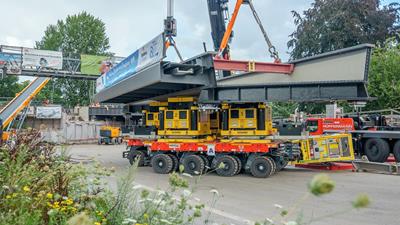 Transporte por puente en pleno centro de Hamburgo