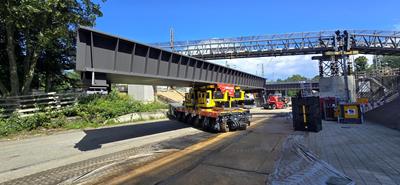 Transporte por puente en pleno centro de Hamburgo