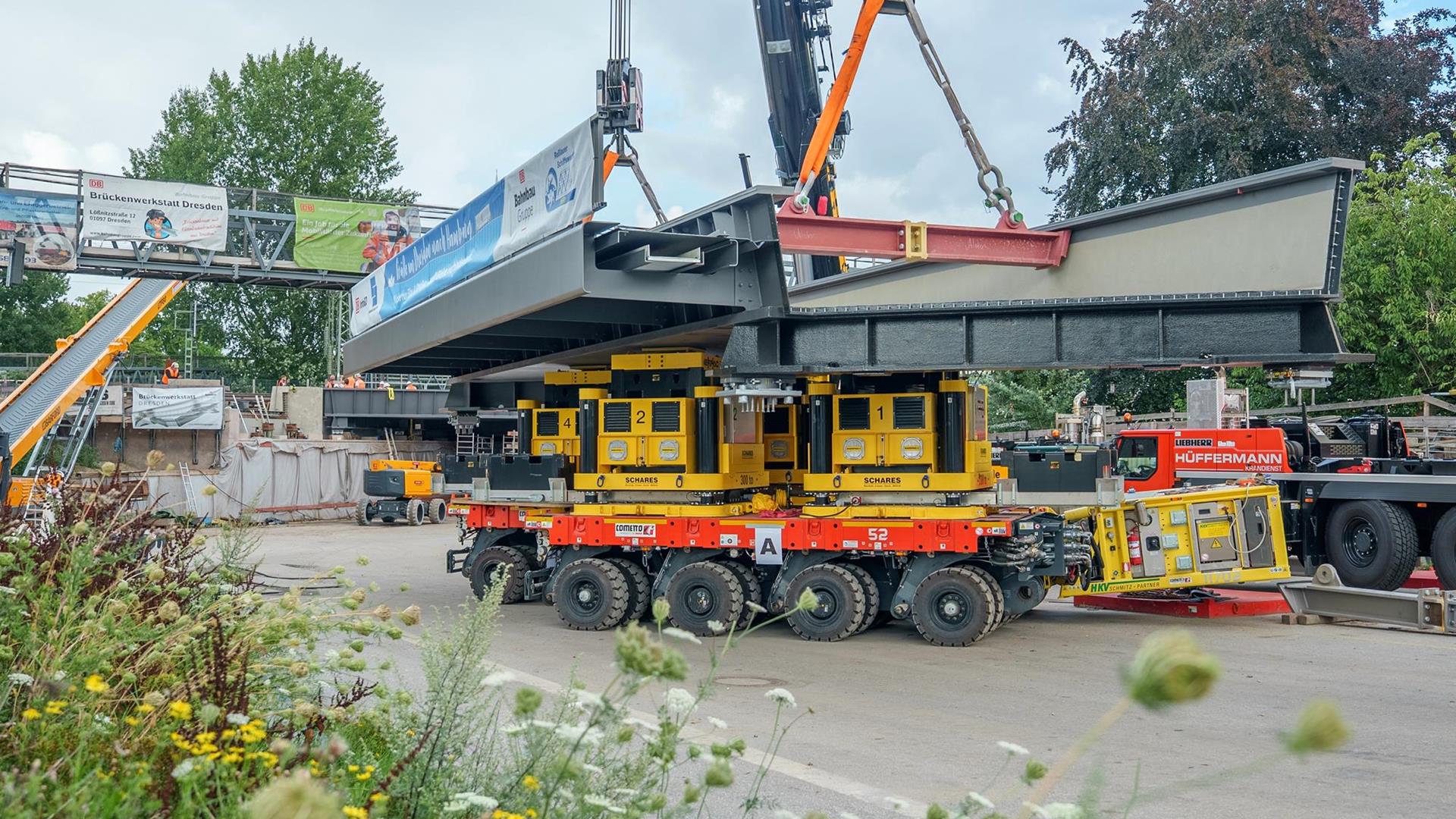 Transporte por puente en pleno centro de Hamburgo