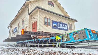 Self-propelled vehicles save historical cultural assets