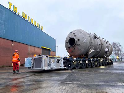 Была поставлена задача перевезти три стальные колонны разного размера в 2х-файловой комбинации из производственного цеха в зону открытого хранения.